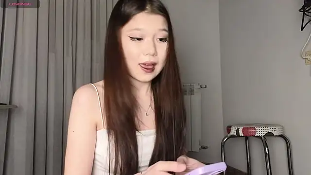 Snapshot of hoshina_sayeri chatting on 11.22.25 hoshina sayeri online show from 11.22.25