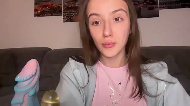 EmilyWi  online show from 03.28.26