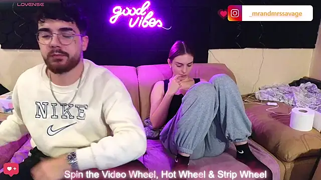 MrAndMrsSavage online show from 01.04.25