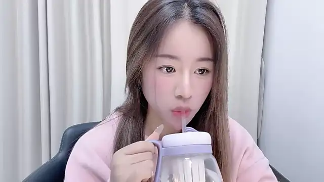 chloe-01 online show from 01.11.25