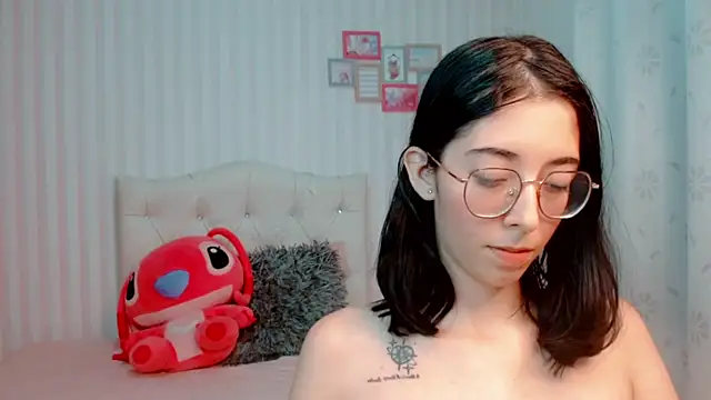 Snapshot of brooklove_doll chatting on 01.21.25 brooklove doll online show from 01.21.25