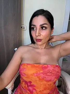 Snapshot of MOMALANA chatting on 11.02.25 MOMALANA online show from 11.02.25