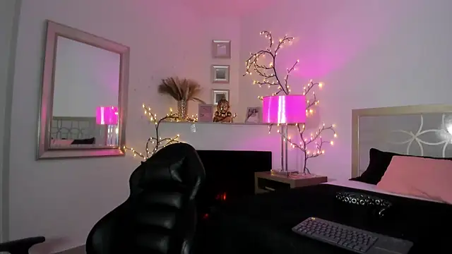 NattashaHotson online show from 02.12.25