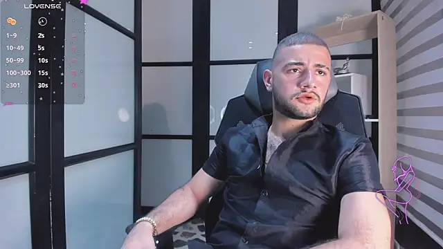 Snapshot of MaximusDick1_ chatting on 09.27.25 MaximusDick1 online show from 09.27.25