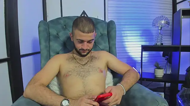 Snapshot of MaximusDick1_ chatting on 10.05.25 MaximusDick1 online show from 10.05.25