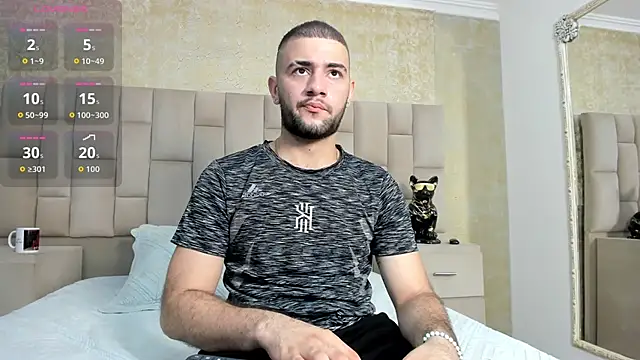 Snapshot of MaximusDick1_ chatting on 10.24.25 MaximusDick1 online show from 10.24.25