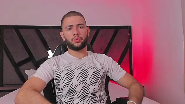 Snapshot of MaximusDick1_ chatting on 02.06.26 MaximusDick1 online show from 02.06.26