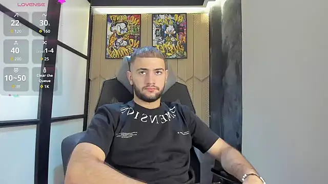 Snapshot of MaximusDick1_ chatting on 02.14.26 MaximusDick1 online show from 02.14.26