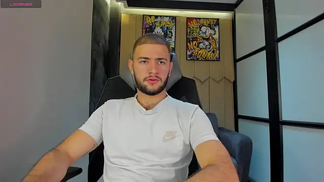 Snapshot of MaximusDick1_ chatting on 02.17.26 MaximusDick1 online show from 02.17.26