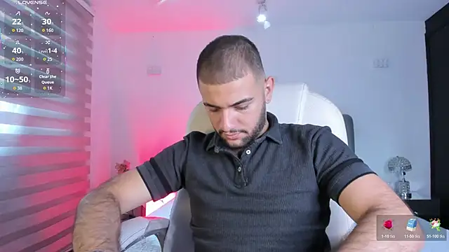 Snapshot of MaximusDick1_ chatting on 02.25.26 MaximusDick1 online show from 02.25.26