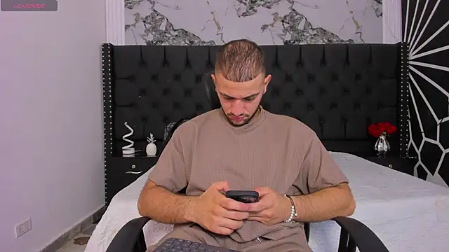 MaximusDick1  online show from 05.23.26
