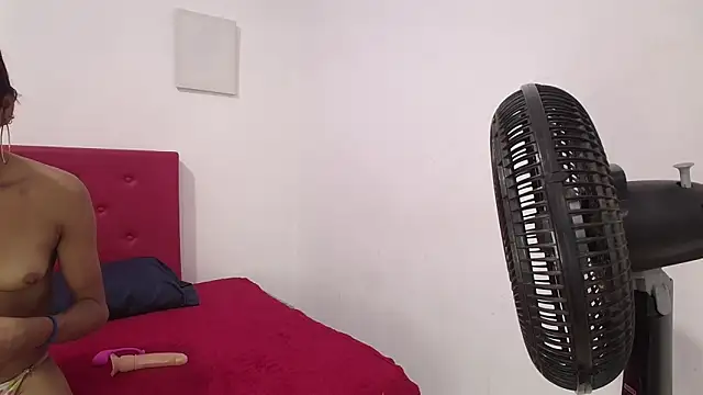 Snapshot of issa_kitty chatting on 01.21.25 issa kitty online show from 01.21.25