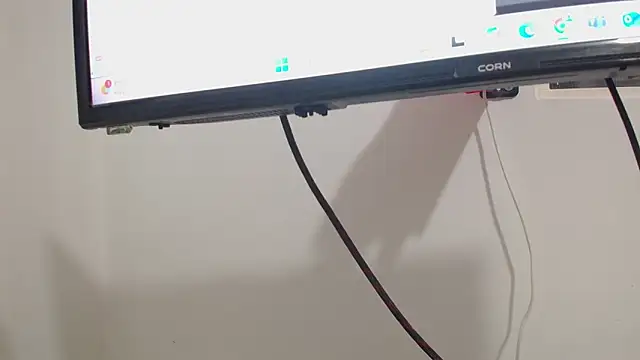 Snapshot of issa_kitty chatting on 02.05.25 issa kitty online show from 02.05.25