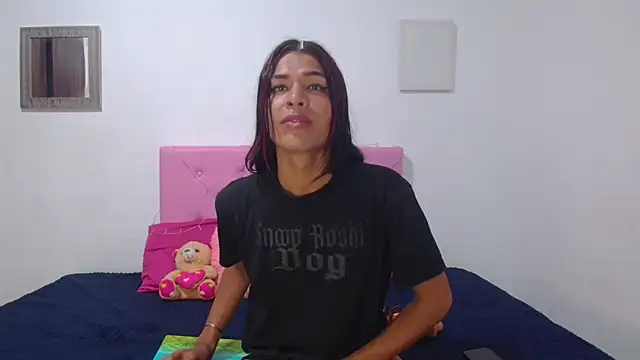 Snapshot of issa_kitty chatting on 03.07.25 issa kitty online show from 03.07.25