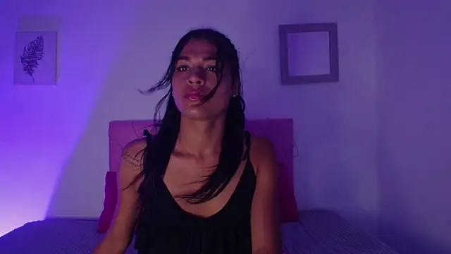 Snapshot of issa_kitty chatting on 03.20.25 issa kitty online show from 03.20.25