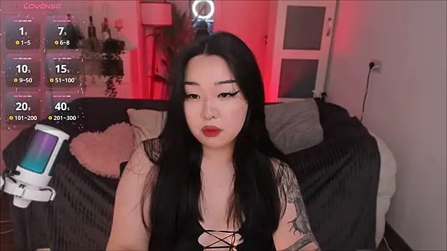 Snapshot of mei_honey_ chatting on 09.19.25 mei honey online show from 09.19.25