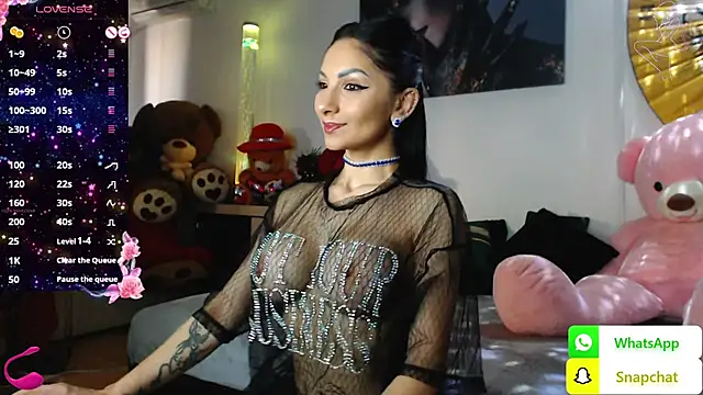 EvelynAisha online show from 02.14.25