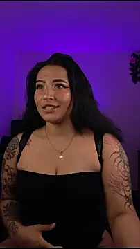 Snapshot of Pauilina chatting on 04.28.26 Pauilina online show from 04.28.26