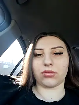 KarinaCelinne online show from 01.05.25