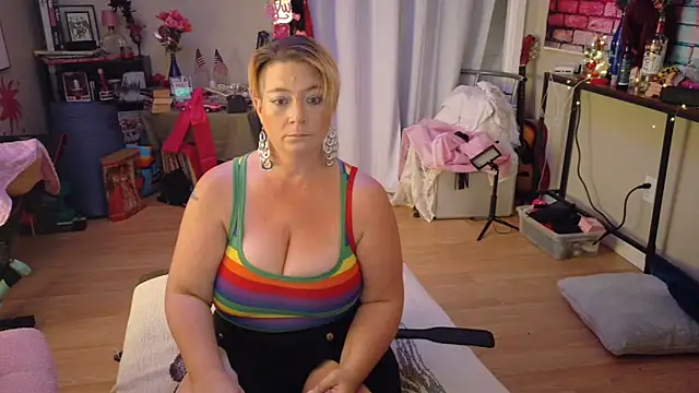 Luna1984 online show from 09.12.25