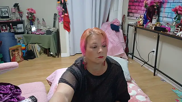 Luna1984 online show from 09.30.25