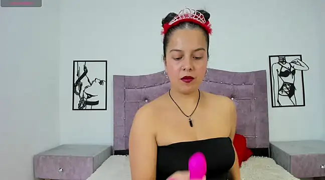 Snapshot of LunaSmitt chatting on 03.13.25 LunaSmitt online show from 03.13.25