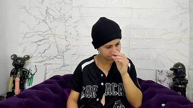 Snapshot of Im_Milan_Rs chatting on 02.08.25 Im Milan Rs online show from 02.08.25