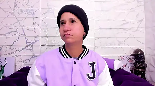 Snapshot of Im_Milan_Rs chatting on 02.10.25 Im Milan Rs online show from 02.10.25