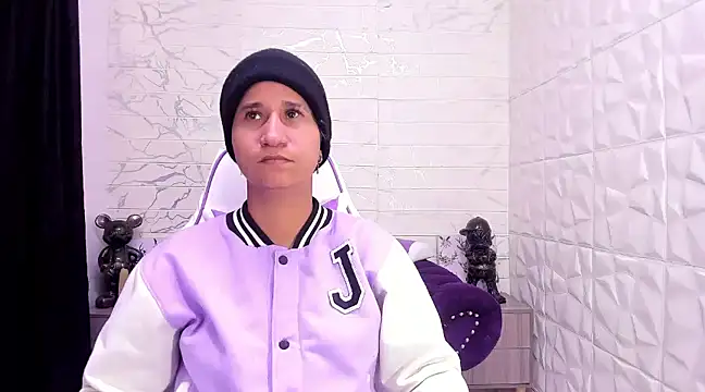 Snapshot of Im_Milan_Rs chatting on 02.10.25 Im Milan Rs online show from 02.10.25