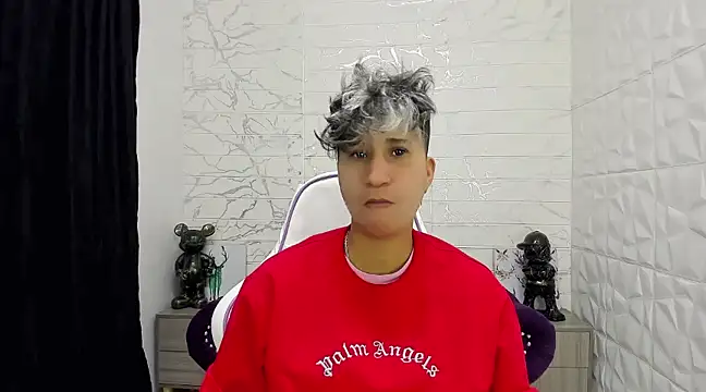 Snapshot of Im_Milan_Rs chatting on 02.13.25 Im Milan Rs online show from 02.13.25