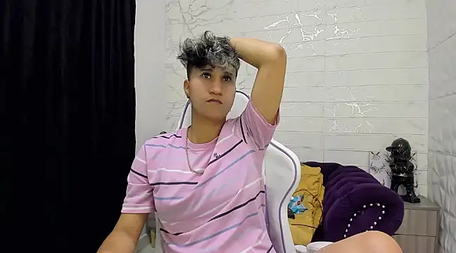 Snapshot of Im_Milan_Rs chatting on 02.13.25 Im Milan Rs online show from 02.13.25