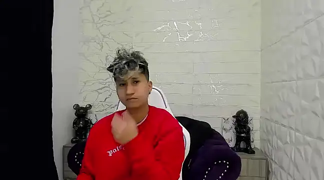 Snapshot of Im_Milan_Rs chatting on 02.13.25 Im Milan Rs online show from 02.13.25