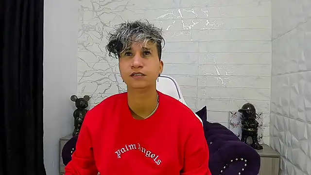 Snapshot of Im_Milan_Rs chatting on 02.19.25 Im Milan Rs online show from 02.19.25