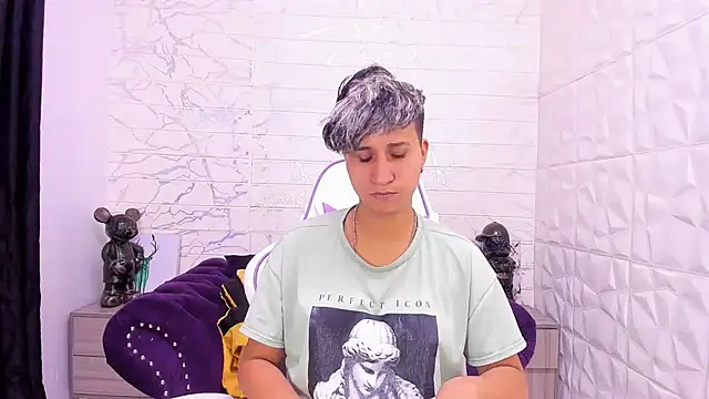 Snapshot of Im_Milan_Rs chatting on 02.19.25 Im Milan Rs online show from 02.19.25