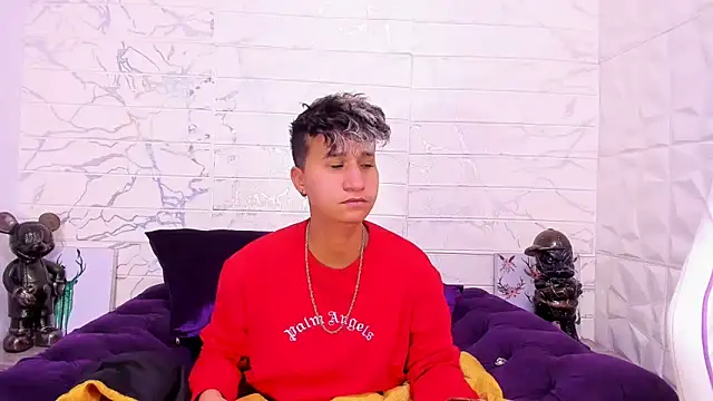 Snapshot of Im_Milan_Rs chatting on 02.19.25 Im Milan Rs online show from 02.19.25