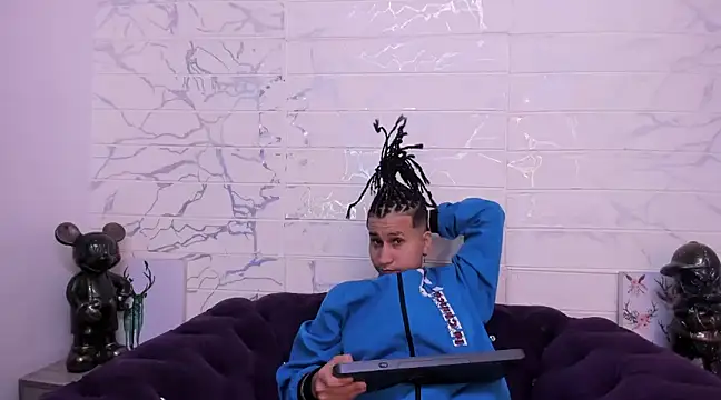 Snapshot of Im_Milan_Rs chatting on 02.22.25 Im Milan Rs online show from 02.22.25