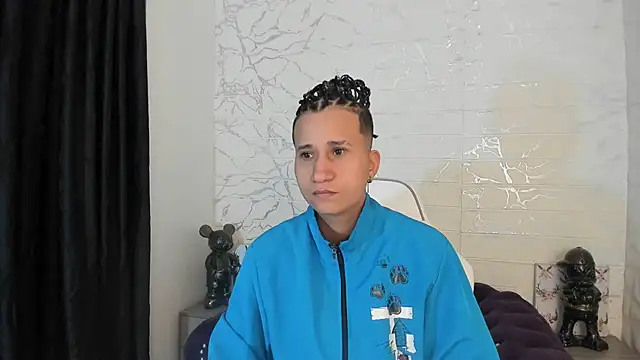 Snapshot of Im_Milan_Rs chatting on 02.24.25 Im Milan Rs online show from 02.24.25