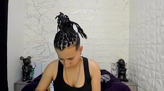 Snapshot of Im_Milan_Rs chatting on 02.26.25 Im Milan Rs online show from 02.26.25