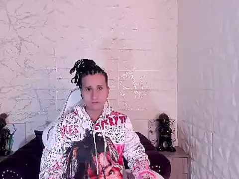 Snapshot of Im_Milan_Rs chatting on 02.28.25 Im Milan Rs online show from 02.28.25