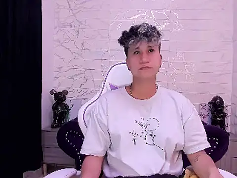 Snapshot of Im_Milan_Rs chatting on 03.06.25 Im Milan Rs online show from 03.06.25