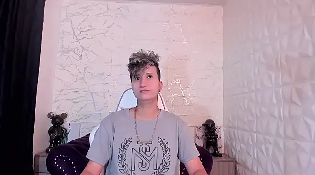 Snapshot of Im_Milan_Rs chatting on 03.11.25 Im Milan Rs online show from 03.11.25