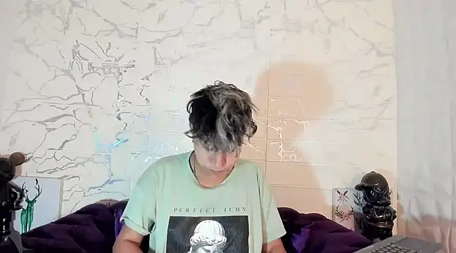 Snapshot of Im_Milan_Rs chatting on 03.14.25 Im Milan Rs online show from 03.14.25