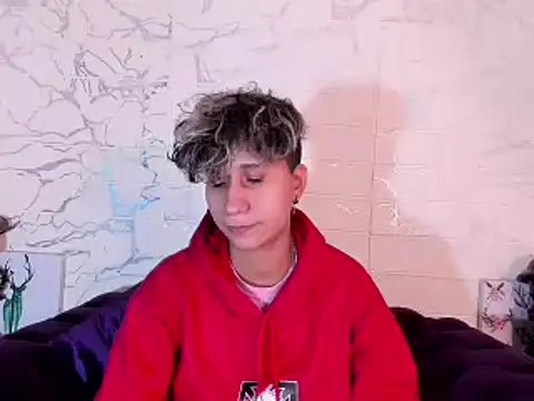 Snapshot of Im_Milan_Rs chatting on 03.15.25 Im Milan Rs online show from 03.15.25