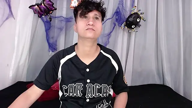 Snapshot of Im_Milan_Rs chatting on 10.16.25 Im Milan Rs online show from 10.16.25