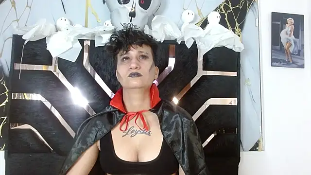 Snapshot of Im_Milan_Rs chatting on 10.28.25 Im Milan Rs online show from 10.28.25