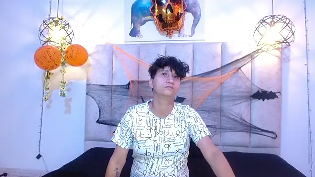 Snapshot of Im_Milan_Rs chatting on 10.31.25 Im Milan Rs online show from 10.31.25