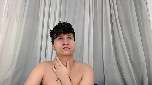 Snapshot of Im_Milan_Rs chatting on 11.05.25 Im Milan Rs online show from 11.05.25