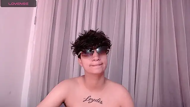 Snapshot of Im_Milan_Rs chatting on 11.13.25 Im Milan Rs online show from 11.13.25