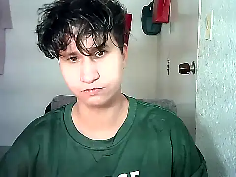 Snapshot of Im_Milan_Rs chatting on 11.20.25 Im Milan Rs online show from 11.20.25