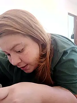 Snapshot of carola_hotwife chatting on 11.18.25 carola hotwife online show from 11.18.25